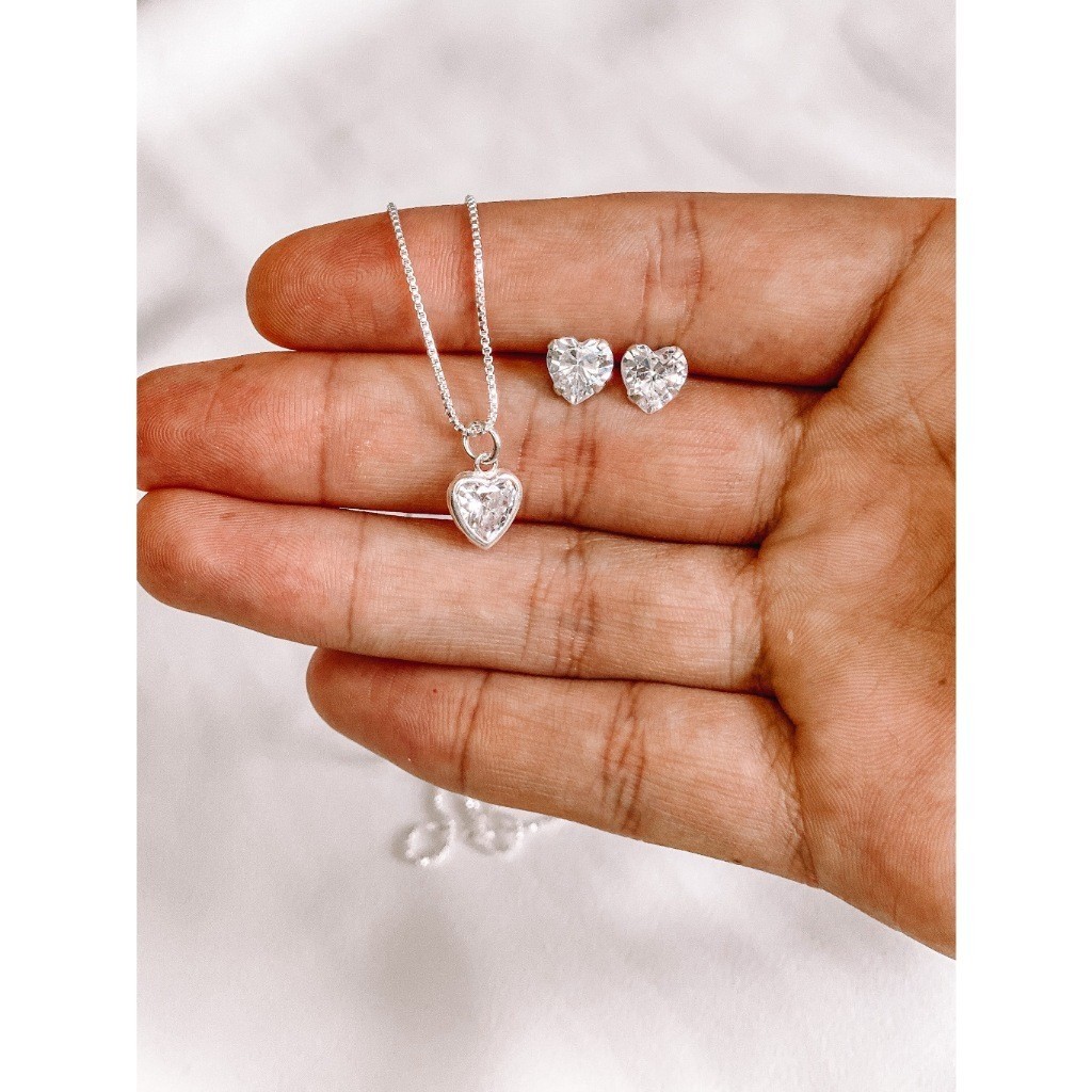 Conjunto Colar e Brinco Banhado Prata 925 a ouro 18k  Ponto de Luz coração