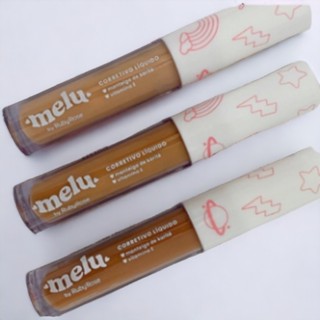 Corretivo Líquido Melu By Ruby Rose RR1800 Com Manteiga De Karité E Vitamina E Disfarça Manchas E Espinhas Alta Cobertura Maciez E Suavidade Ao Toque Antioxidante E Não Craquela