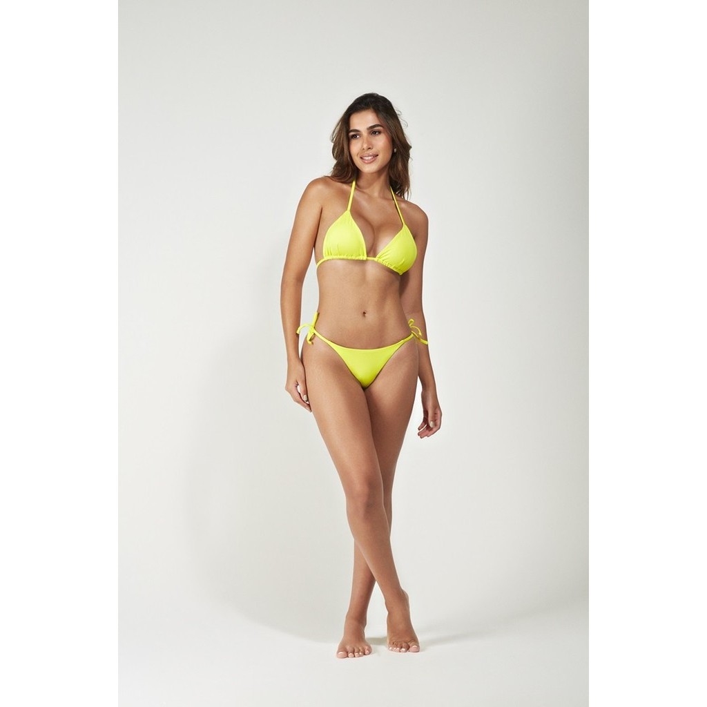 BIQUÍNI FEMININO CORTININHA, TOP TRIÂNGULO COM BOJO REMOVÍVEL, CALCINHA FIO COM ROLETÊ, MODA PRAIA