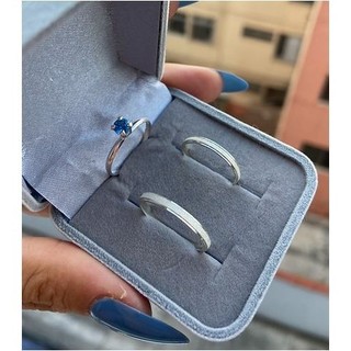 Par de Alianças Cristal diamantada 4mm Banhado a Prata 925 + Anel solitário Colorido + Caixinha de veludo (COD-71)