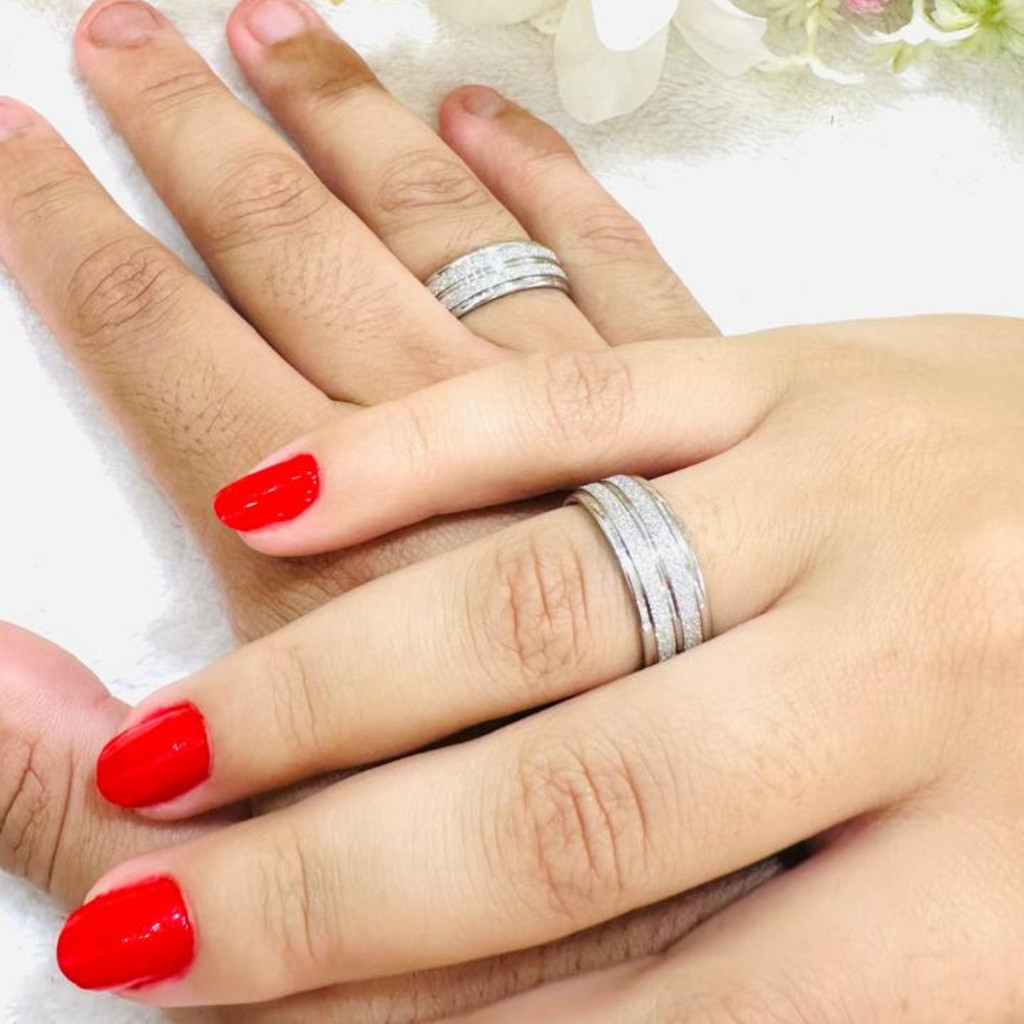 Anel Luxo Namorados Prata 6mm Linha Brilho Promoção Alianca