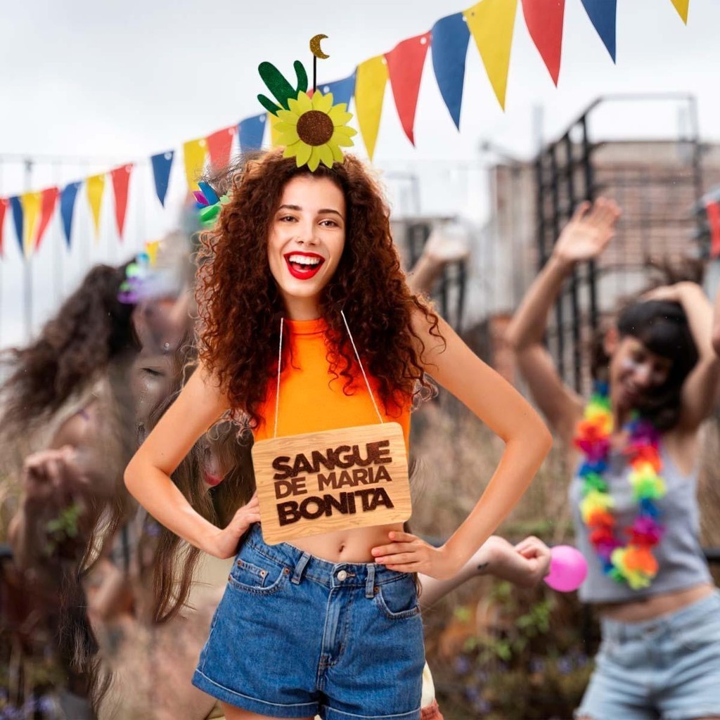 Kit Tiara E Plaquinha de Carnaval Sangue de Maria Bonita e Girassol em Oferta na Shopee