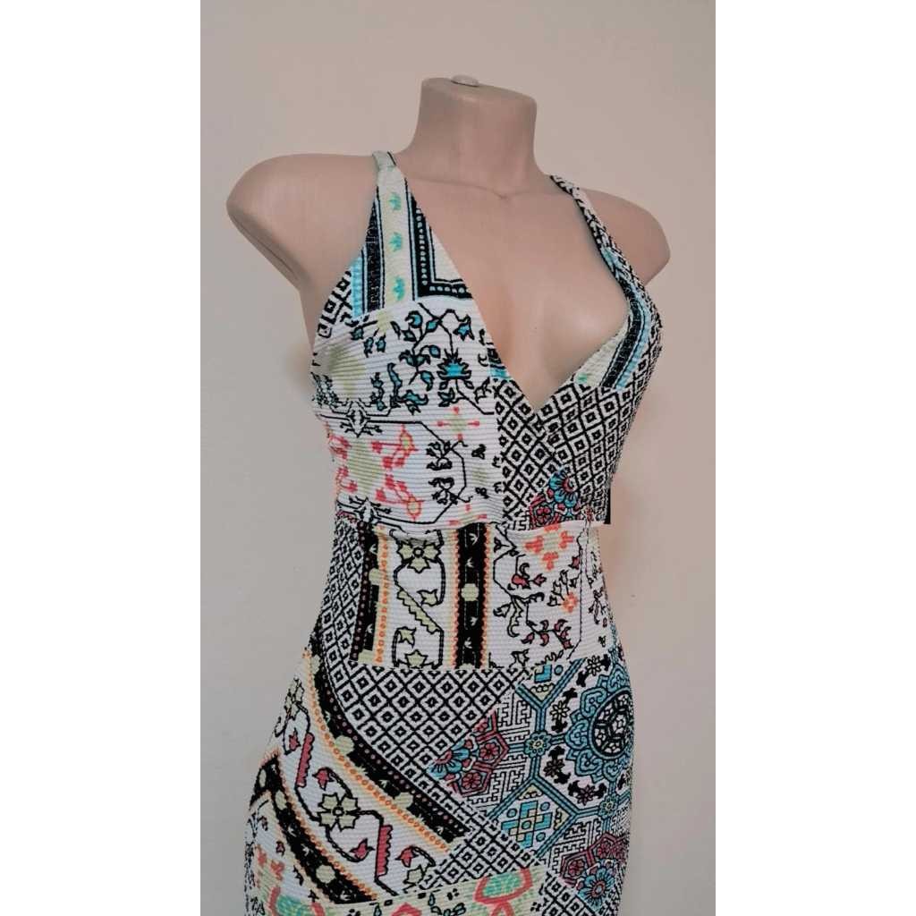 Vestido Midi decote V estampados com babado