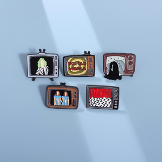 Thriller Ghost Pins Esmalte Fantasma Broches Vintage TV Set Broche Doente Mundo Triste Horror Filme Pin Lapela Crachás Punk Jewelry Presentes Para Amigos em Oferta na Shopee