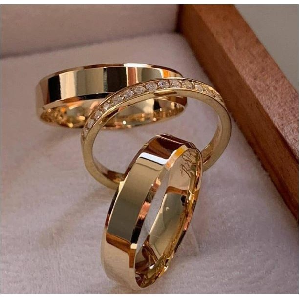 Par de Alianças chanfrada 4mm Banhado a Moeda Antiga + Aparador + Caixinha de veludo (COD-005)