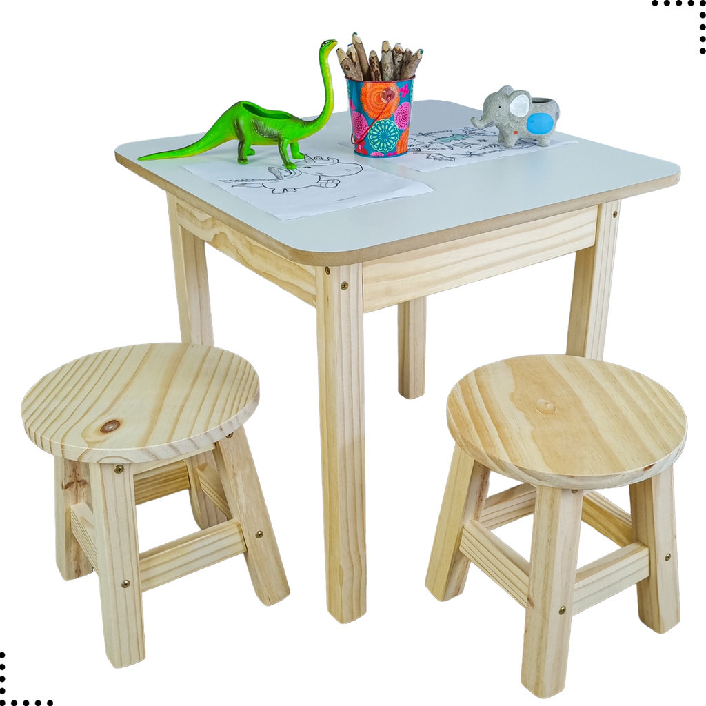 Conjunto Mesa Quadrada Infantil Educativa Atividades Madeira Maciça Resistente 2 banquetas banquinho