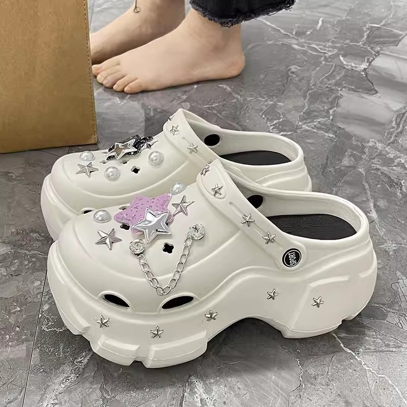 2025 Nova Plataforma Punk Croc De Verão Tamanho Da Sandália Feminina De Calcanhar Grosso Estilo Praia Combina Ao Ar