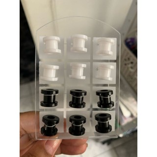 Cartela de Alargador 8mm Preto e Branco Plástico Acrílico Kit 12 unidades Brinco Unissex em Oferta na Shopee
