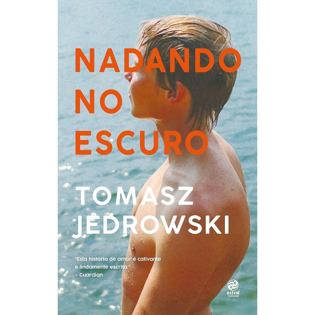 NADANDO NO ESCURO - Books & Magazines
