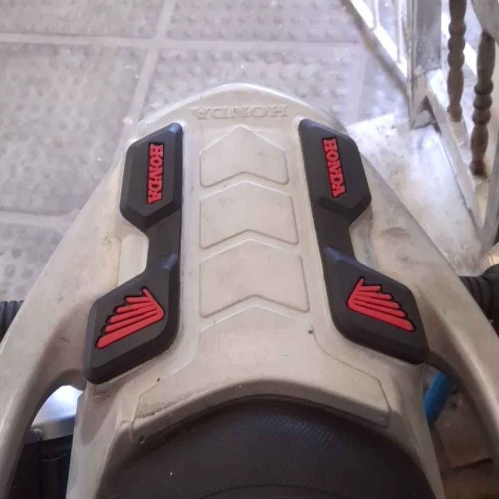 Borrachas Rabeta XRE 300 Bagageiro Par Moto VERMELHO — imagem 2 de 2