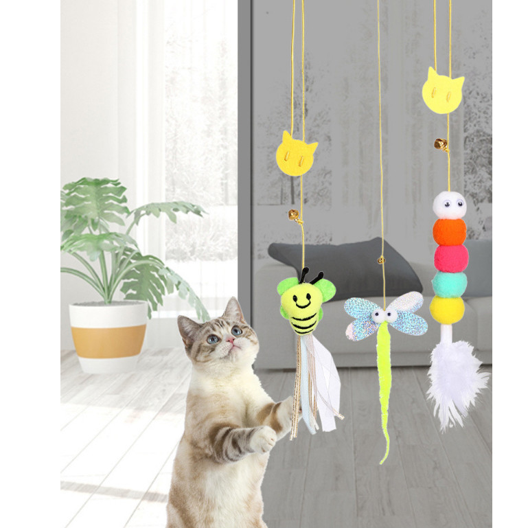 Brinquedo Gato – Lagarta com Pena, Sino e Corda. Pendure na Porta ou Teto. Divertido e Antiestresse