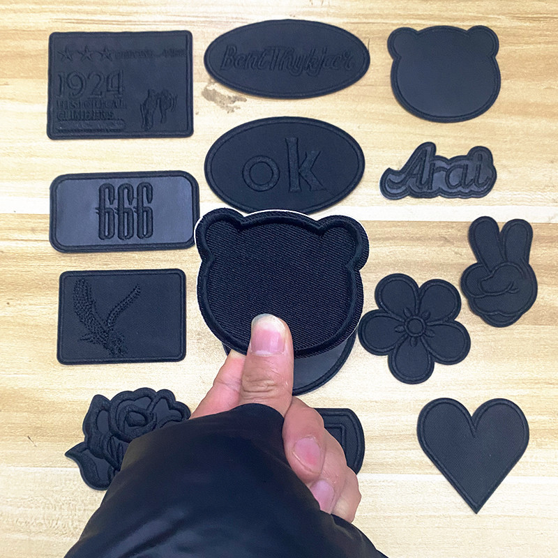 (Compre 3 E Ganhe Grátis 1) Patches Autoadesivos DIY Para Roupas Remendo De Bordado De Couro Preto Colados Em Apliques D