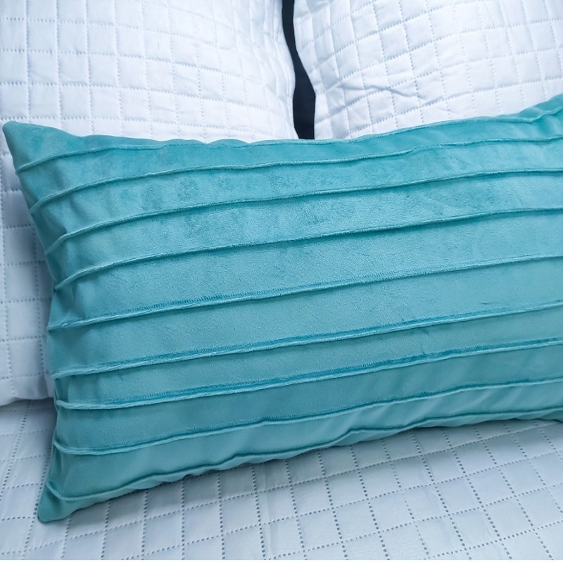 Capa para Almofada Drapeada Line em Veludo Retangular Azul Turquesa