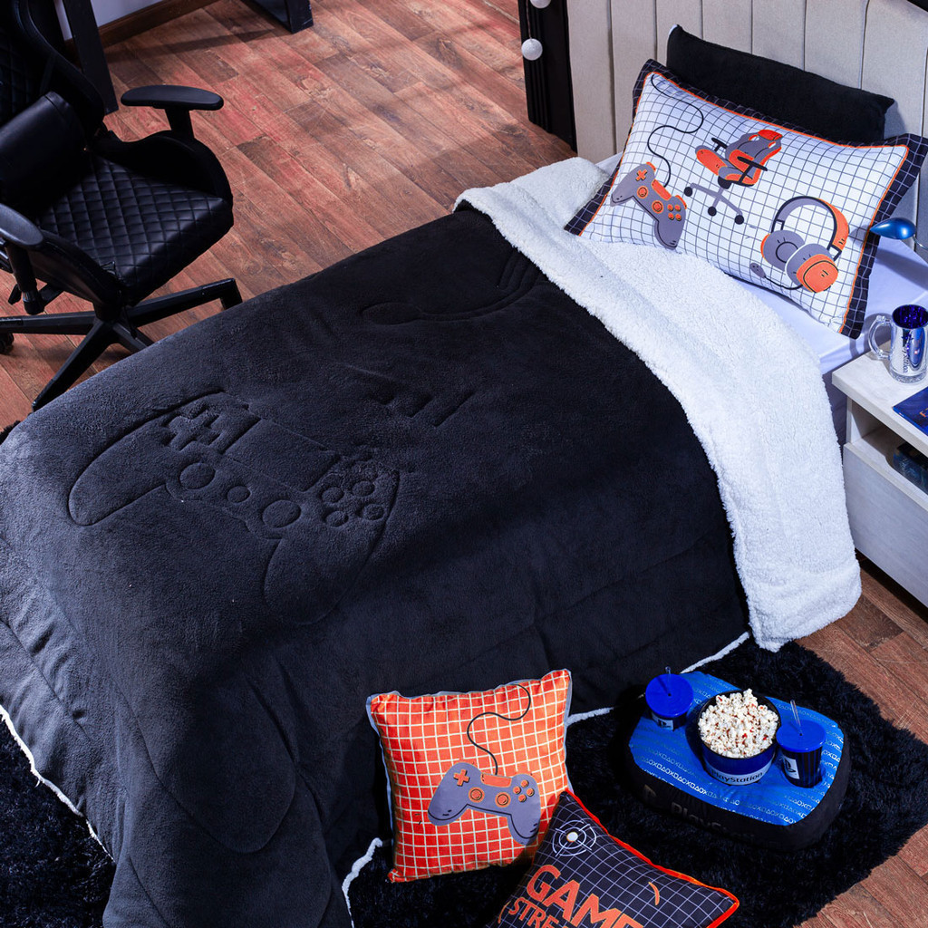 Kit Coberdrom Cobertor SOLTEIRO 04 Peças Game Streamer Preto/Vermelho com Almofadas Estampadas - Tecido Dupla Face Sherpa Lã de Carneiro e Mantinha Microfibra Jogo Conjunto Decoração Quarto Cama Manta Infantil Juvenil Menino Gamer Nerd Geek Videogame
