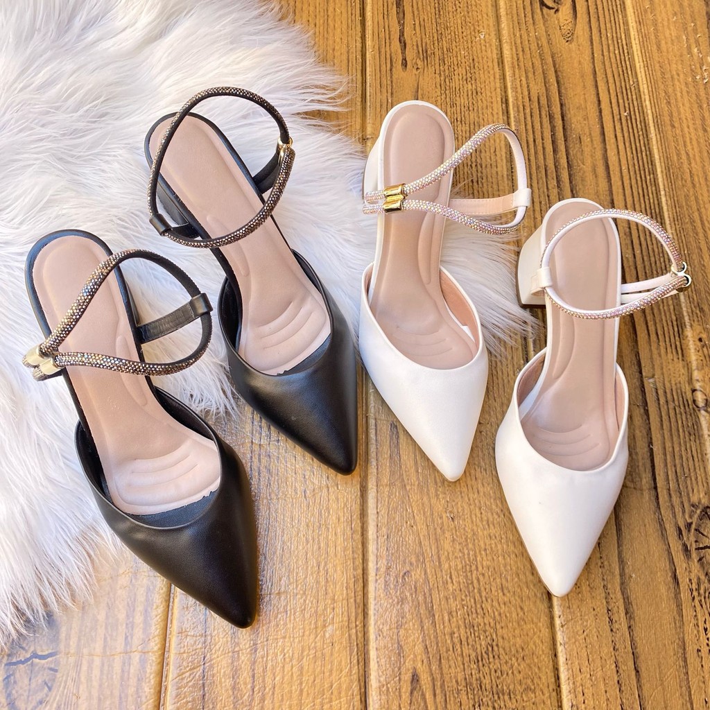 Scarpin Feminino Salto Grosso 5cm com Tira de Strass Conforto e Sofisticação Detalhes Elegantes Moda em Oferta na Shopee