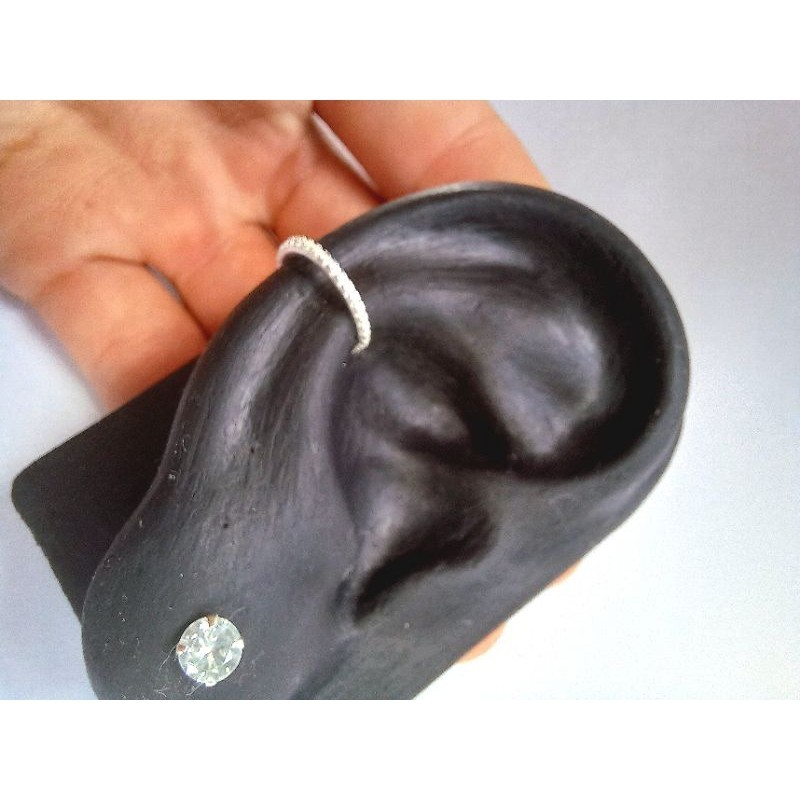 Piercing de Click Orelha/conch cravejada com pedra de zircônia Cristal em prata 925legítimo COD:240P em Oferta na Shopee