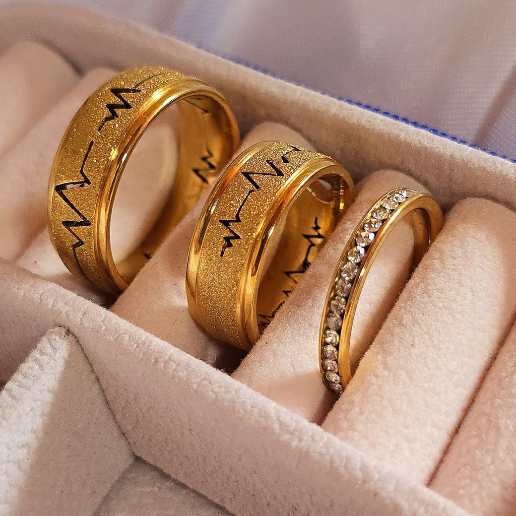 aliança de casamento batimento 8mm banhado a ouro 18k + gravação + aparador (COD-11)