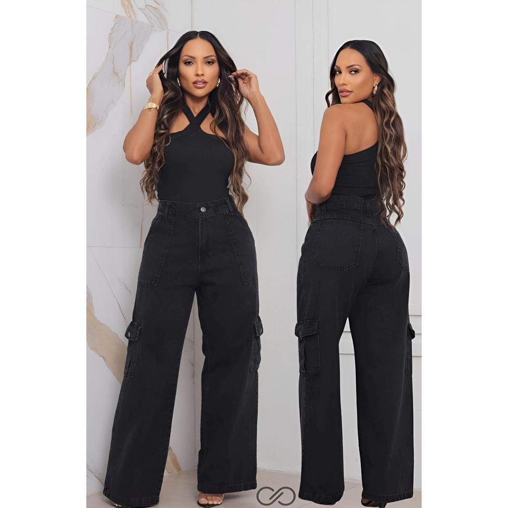 Calça Jeans Feminina Wide Leg Modelo Cargo Black com Bolso Lateral e Barra Larga 304489