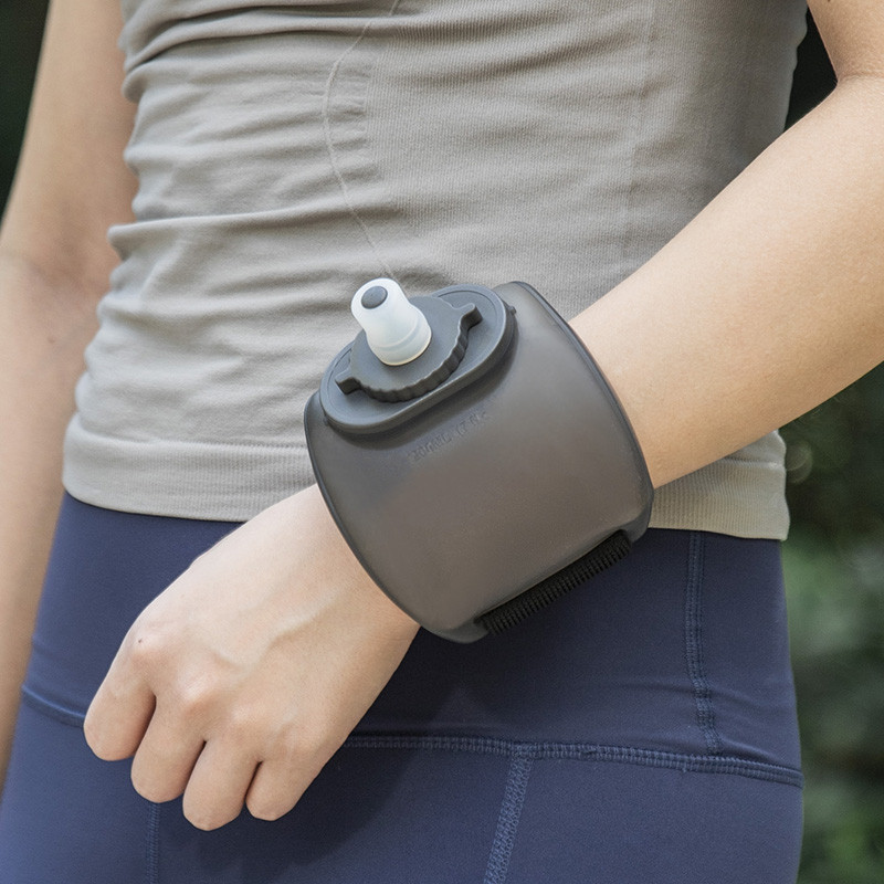 Garrafa de água Esportiva Portátil para Fitness Garrafa de Pulso para Corrida Caminhada Ajustável em Oferta na Shopee