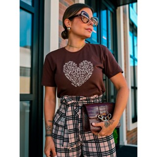 Camiseta Feminina Marrom Escuro Coração Boho