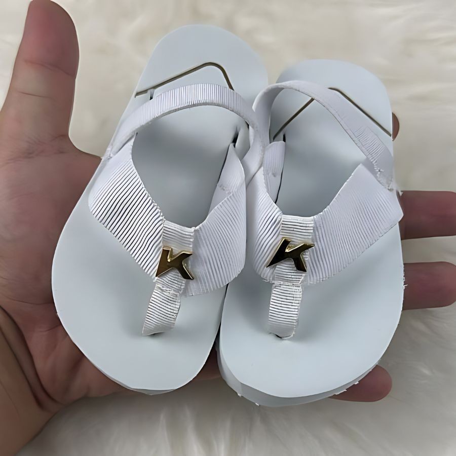 Chinelo Infantil Baby Bebê Confort Várias Cores Do 17 ao 24 Sola Antiderrapante Tira De Gorgorão Chinelo Infantil Baby Bebê Confort Várias Cores Do 17 ao 24 Sola Antiderrapante Tira De Gorgorão