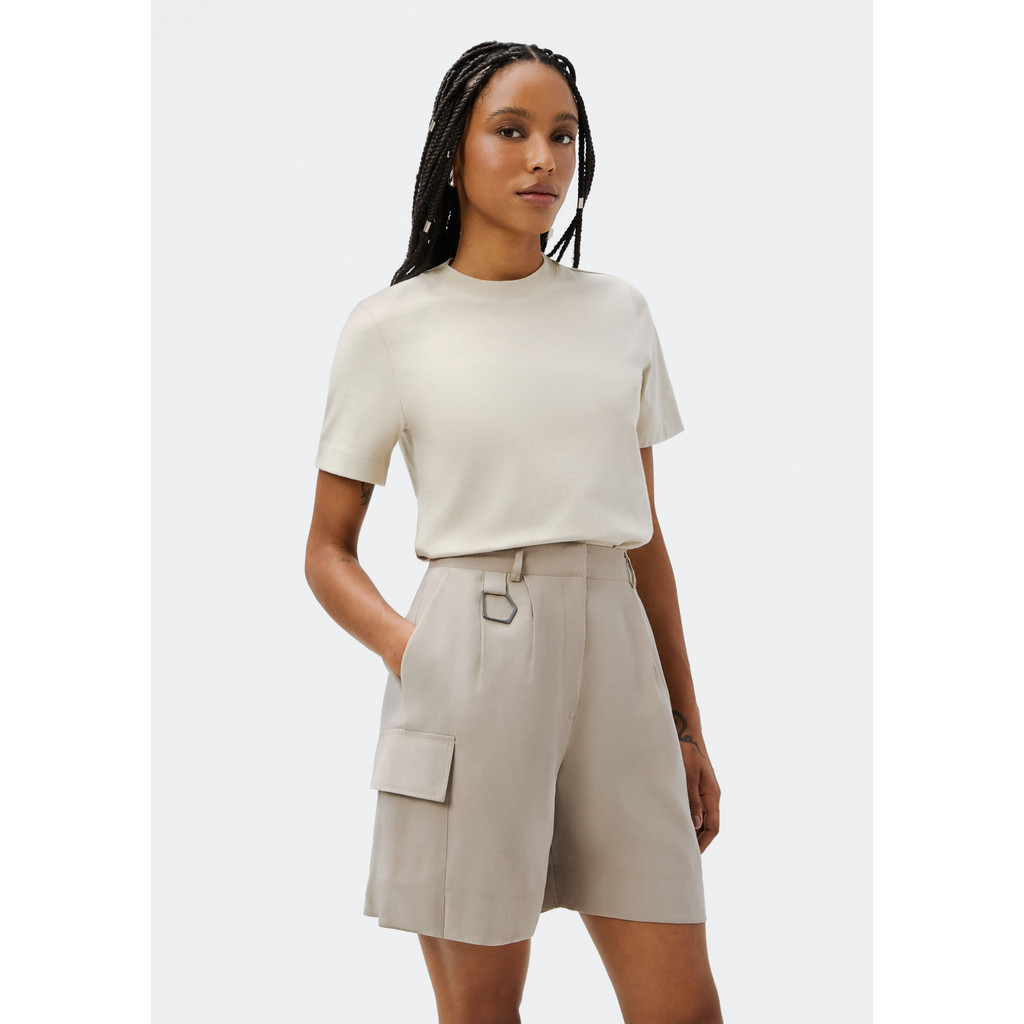 Shorts Feminino Cargo Em Alfaiataria