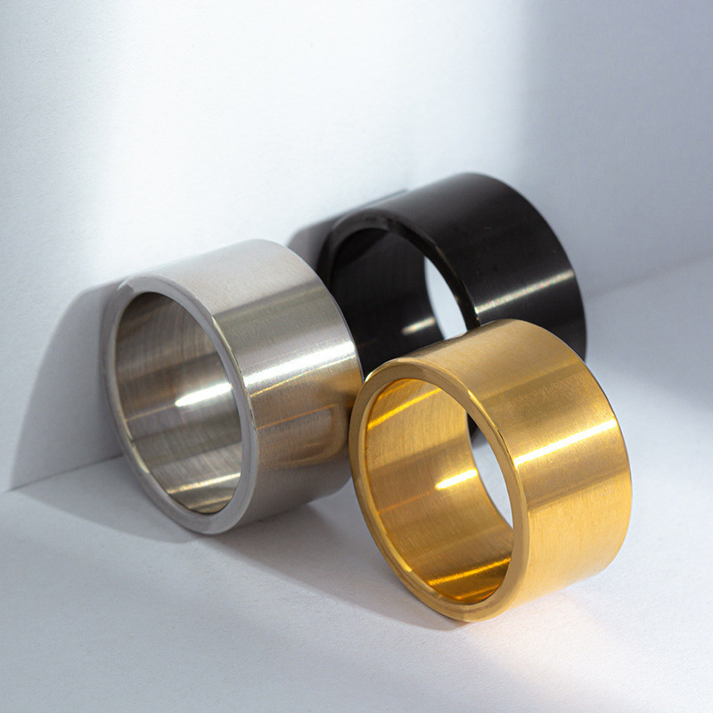 Anel De Casamento Atacadista De 12mm De Largura Em Aço Titânio Mate Para Homens em Oferta na Shopee