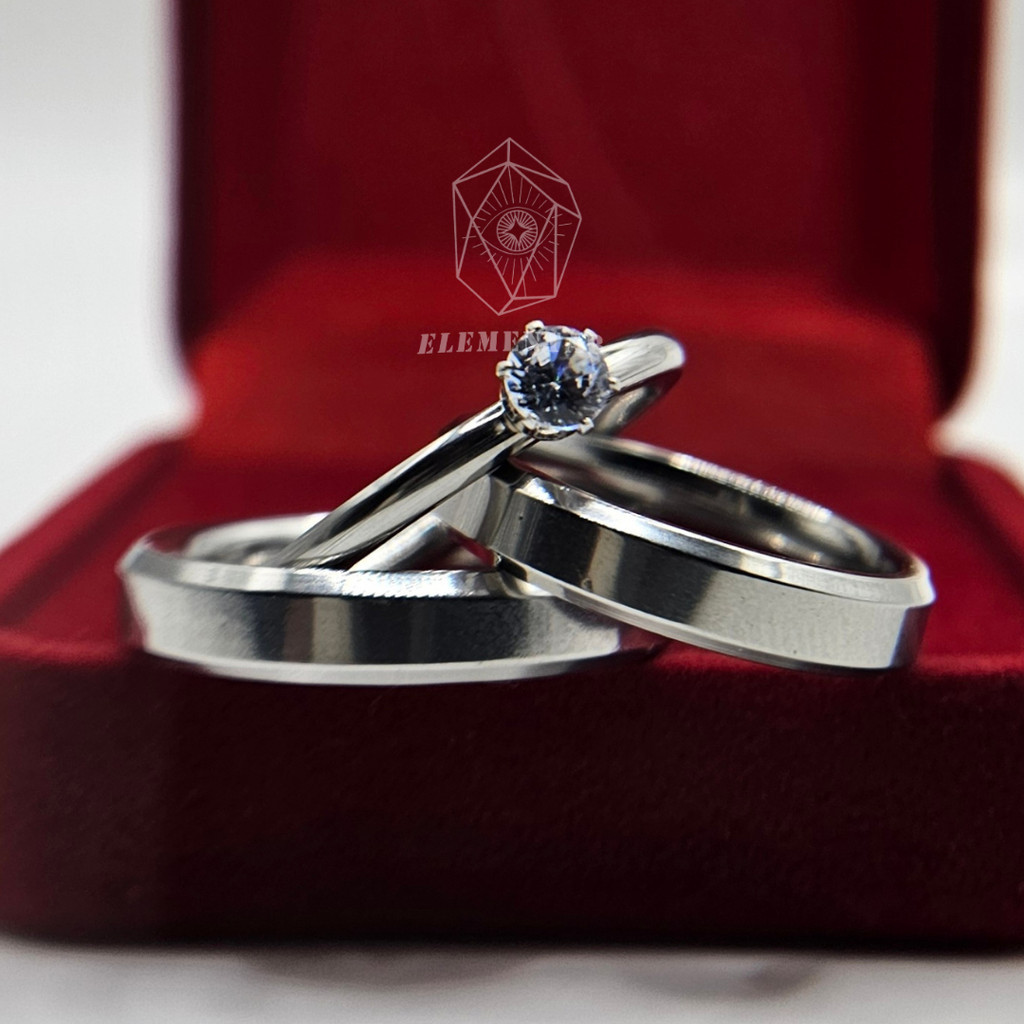 Kit Aliança Namoro Compromisso anatomica Chanfrada Fina Aço prata com Solitário e Caixinha em Oferta na Shopee