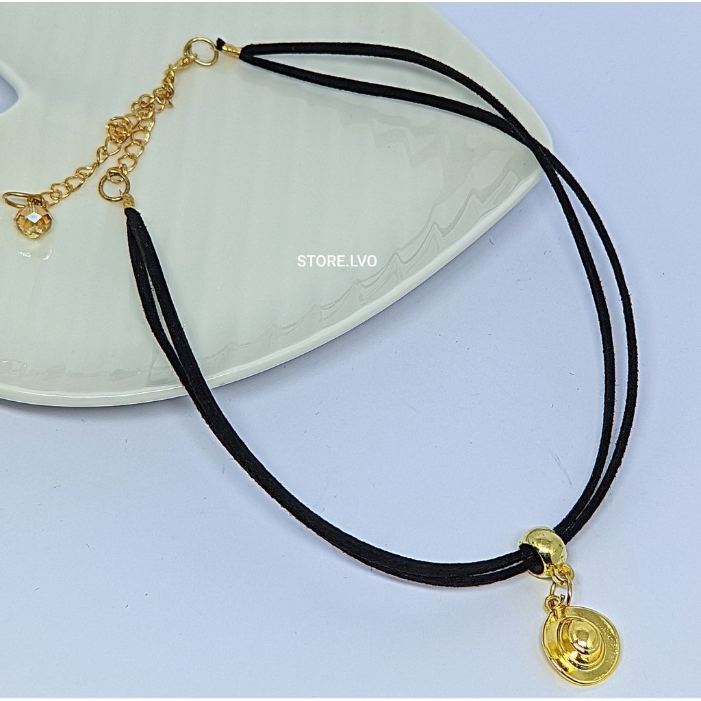 Colar Choker Camurça Preto Fio Encerado Couro Ajustável Feminino com Pingente Chapéu Folheado Ouro Dourado Tendência