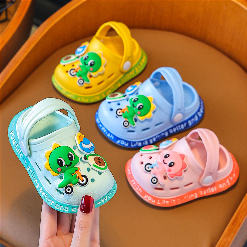 Crianças crianças buraco sapatos verão dos desenhos animados dinossauro bonito solas macias crianças meninos meninas cre