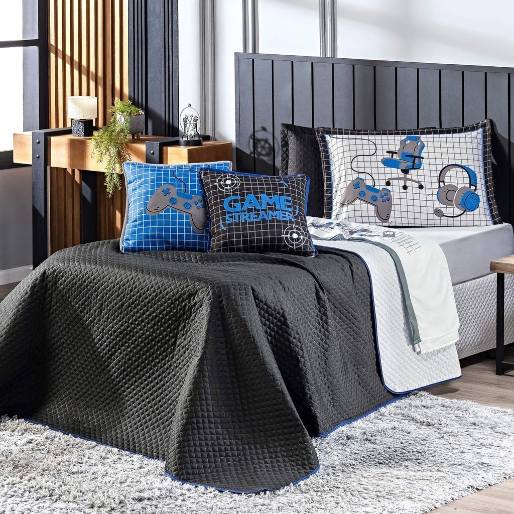 Kit Cama Cobre Leito SOLTEIRO 05 Peças Game Streamer Preto/Azul Dupla Face com Almofadas Estampadas