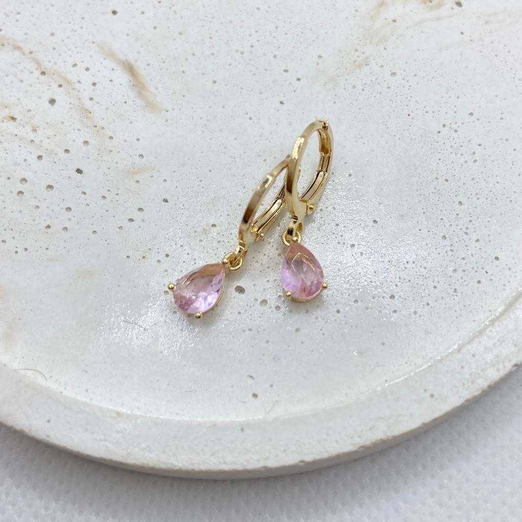 Brinco de argolinha gota rosa banhado a ouro