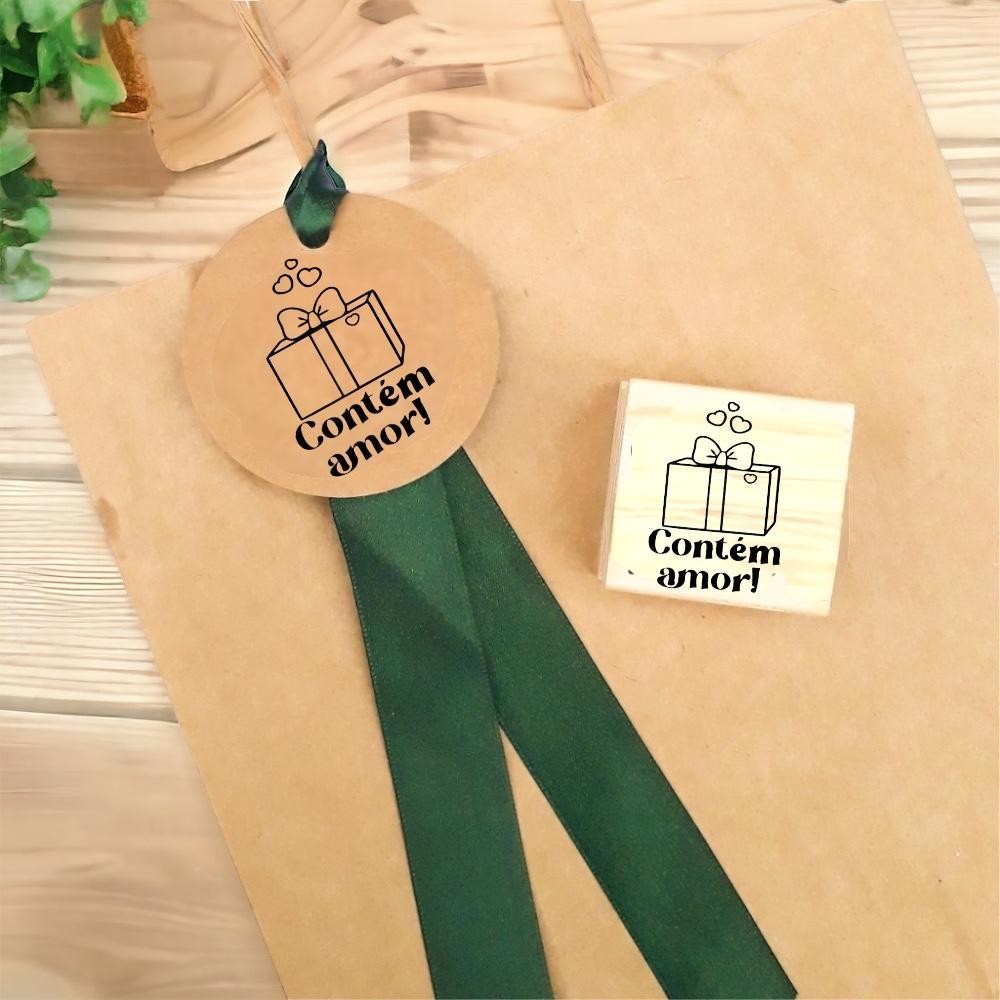 CARIMBO CONTÉM AMOR PARA EMBALAGENS SACOLAS BOLSAS CAIXAS KRAFT CAIXAS PRODUTO ARTESANAL FEITO A MÃO E COM O CORAÇÃO