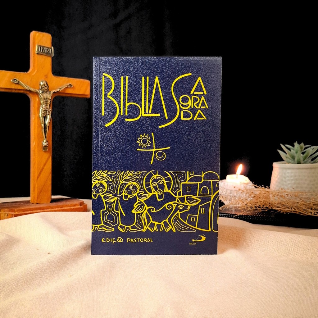 Bíblia Católica Edição Pastoral - Média Capa Cristal