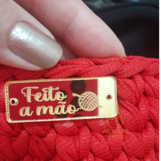 Kit 10 Etiquetas Medalha Tag de Acrílico com Frase "Feito a Mão" e simbolo novelo em Oferta na Shopee