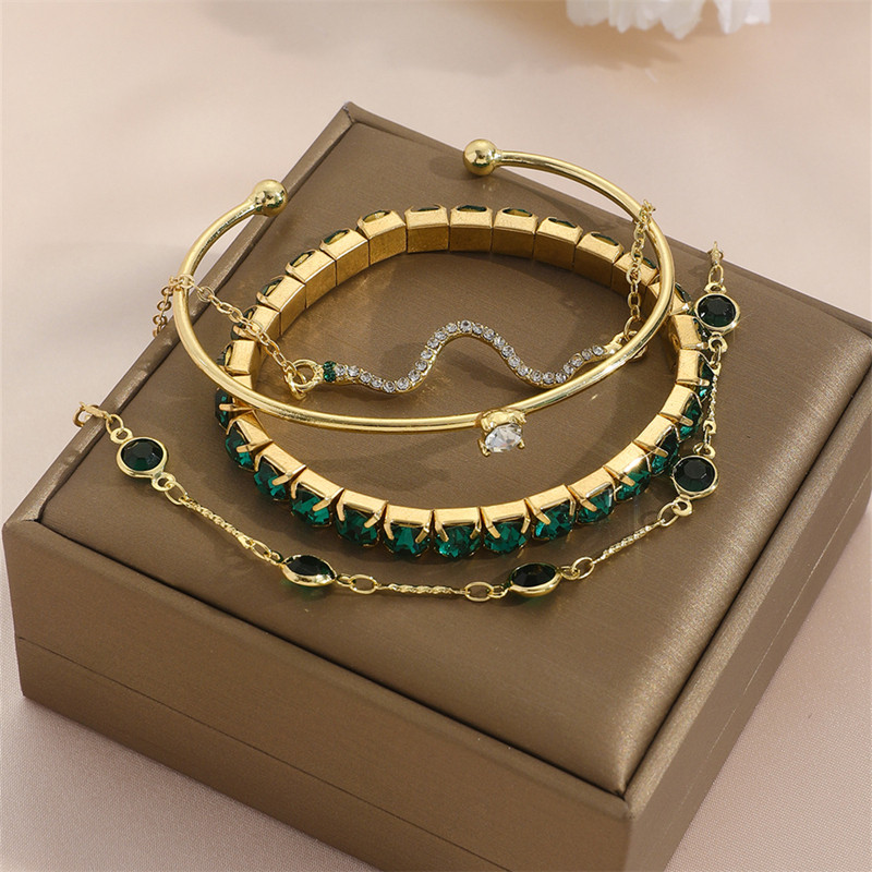 Conjunto De 4 Pulseiras De Esmeralda Serpentina Da Moda Incrustadas Com Strass Pulseira De Cobra Com Strass Verde — imagem 2 de 2