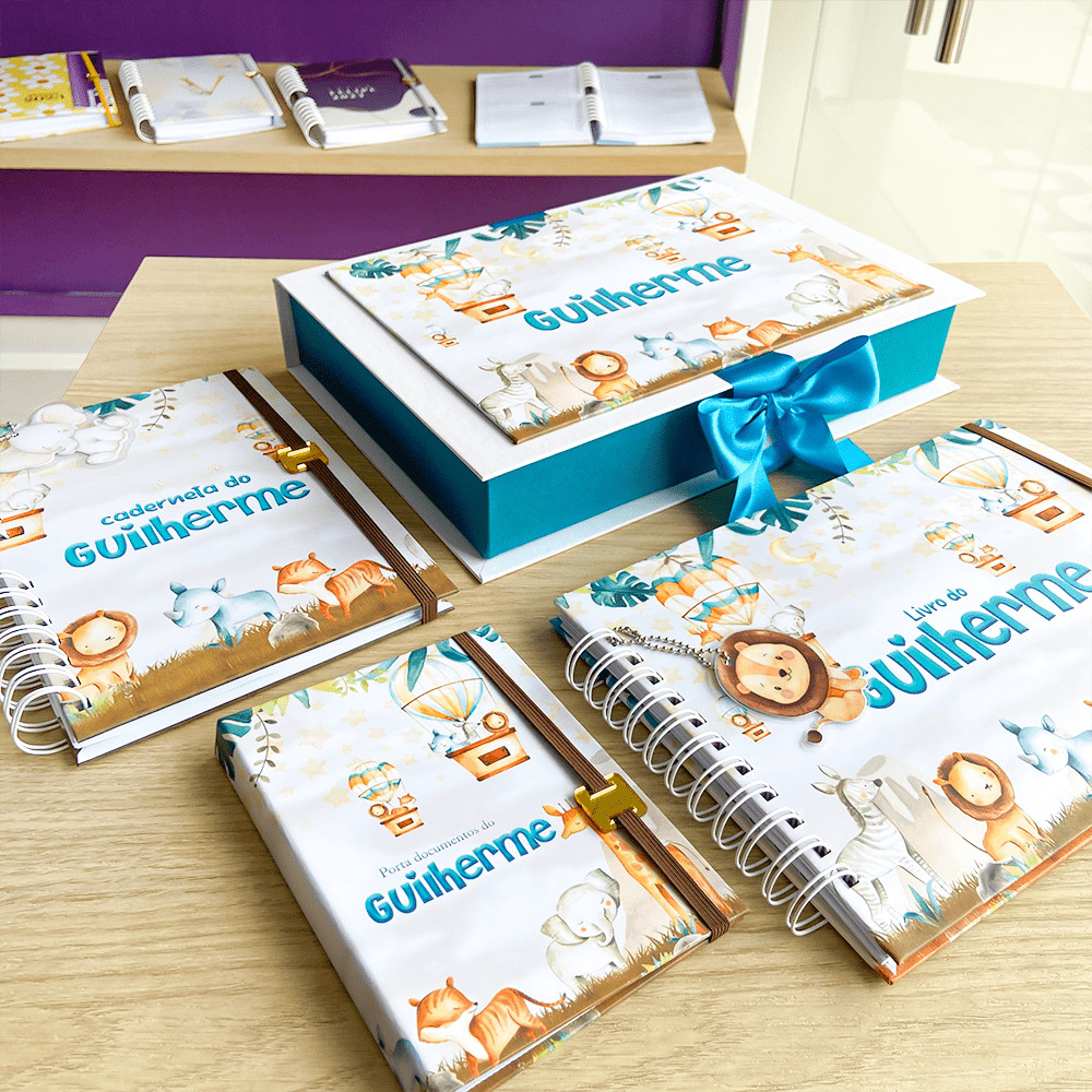 Kit do bebê Personalizado com nome na capa com Caixa, Livro, Caderneta de Vacina | Safari e Balão