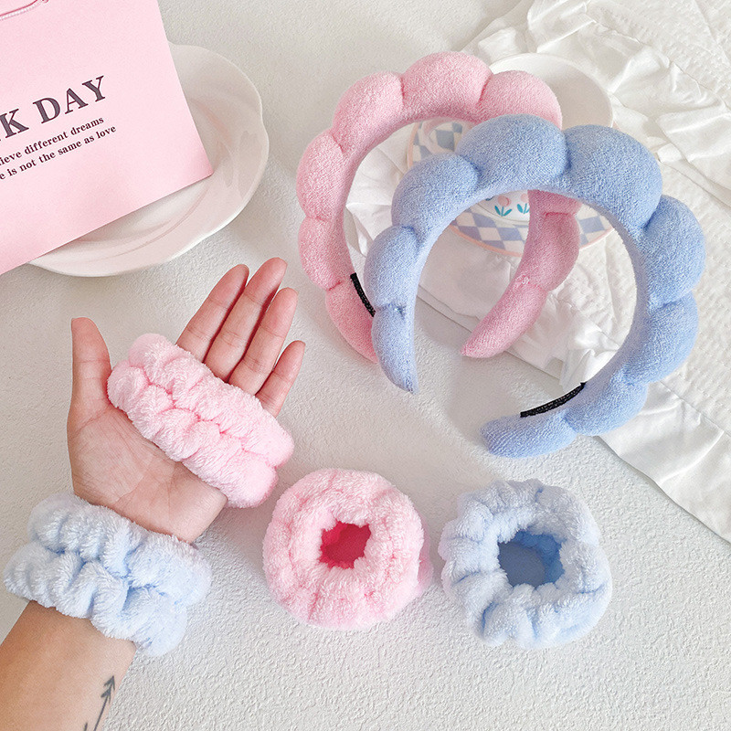 Tiara Nuvem ou com Prendedor cabelo e Munhequeiras Pelucia Skincare De Maquiagem Varias Co...
