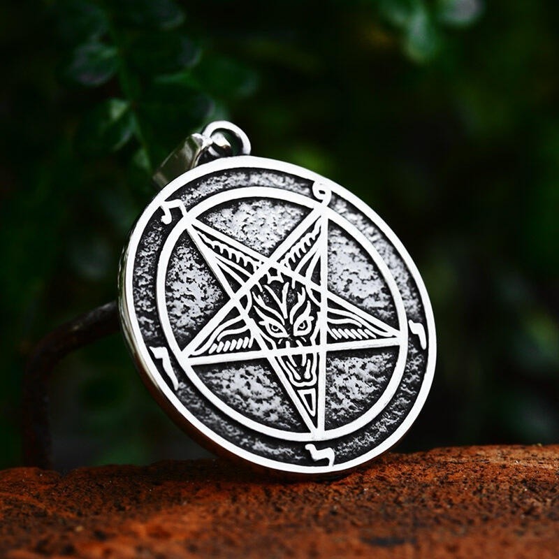 Colar Com Pingente De Pentagrama Lúcifer Demon Da Moda Masculina De Aço Inoxidável Para O Halloween em Oferta na Shopee
