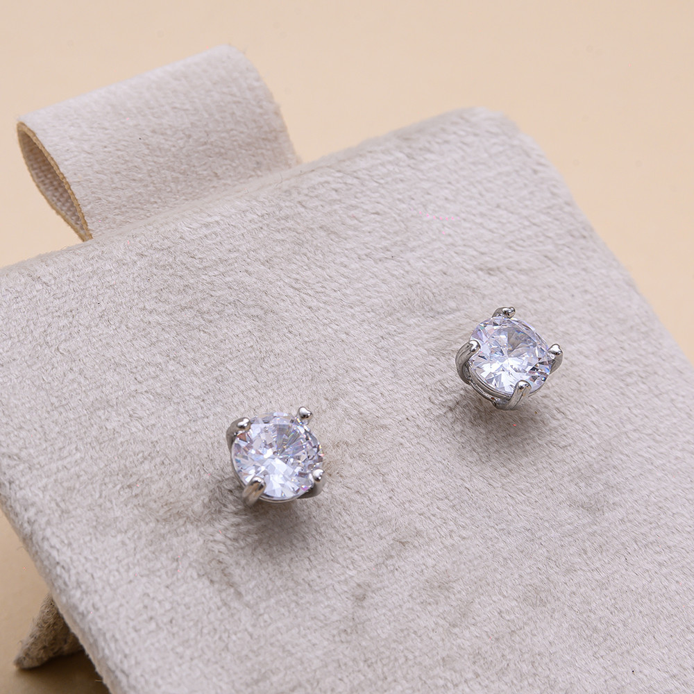 Brinco Ponto de Luz Zircônia com Banho em Ródio Branco em Oferta na Shopee