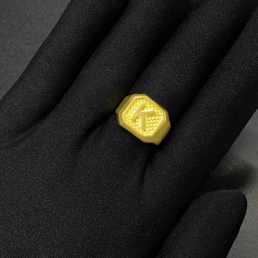 Dedeira Masculina de Ouro 18k Letra K em Relevo Banhado a Ouro