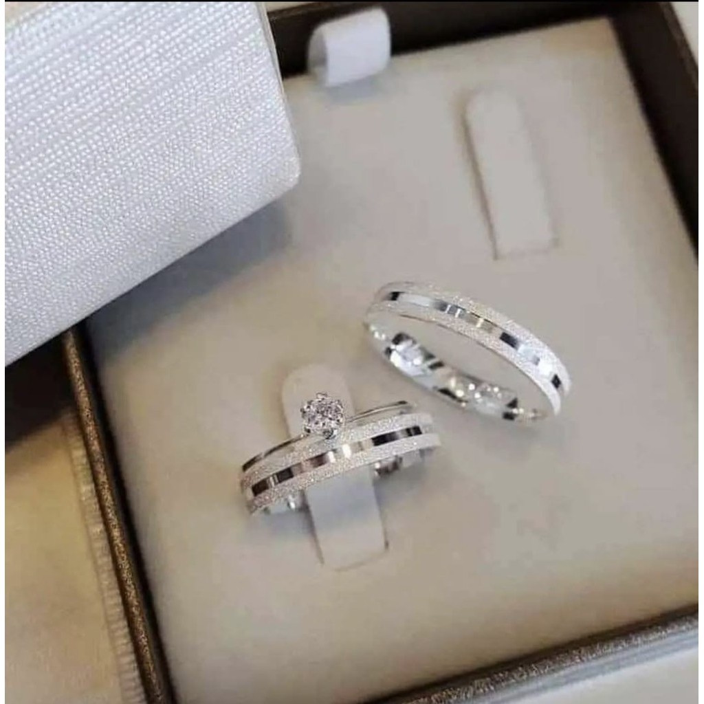 Par de alianças Bale 4mm Diamantada banhado lisa banhado prata 925 + Solitário (COD-91) em Oferta na Shopee