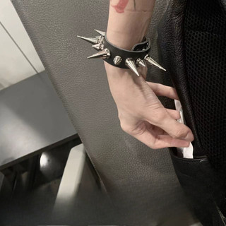 Pulseira De Couro PU Com Rebite De Unha Longa Estilo Hip-hop Gótico Para Homens E Mulheres Pulseiras Punk Joias
