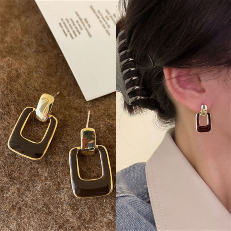 Brinco Marrom Grande: Onde Comprar | BuscaProdutos