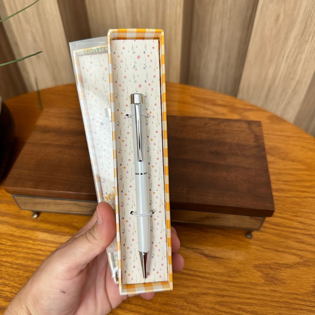 CANETA PREMIUM SOUL GARDEN CORPO BRANCO E ROSE GOLD ESTOJO C/1 UND