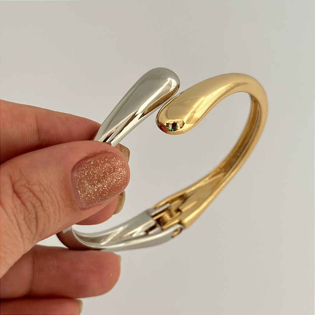 Mix de Pulseiras Elegantes - Comprar com Melhor Preço em Anéis