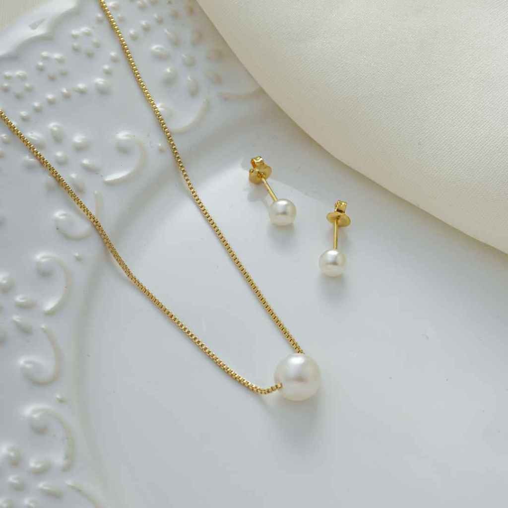 Conjunto Delicado de Pérolas Folheado a Ouro 18K Flöra Hipoalergênico em Oferta na Shopee