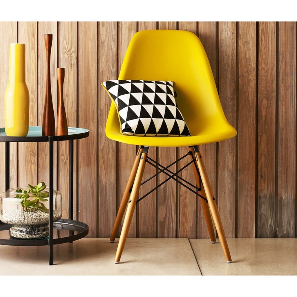 Cadeira Charles Eames Eiffel Amarelo Polipropileno Cozinha Sala de Estar Jantar Mesa Jantar