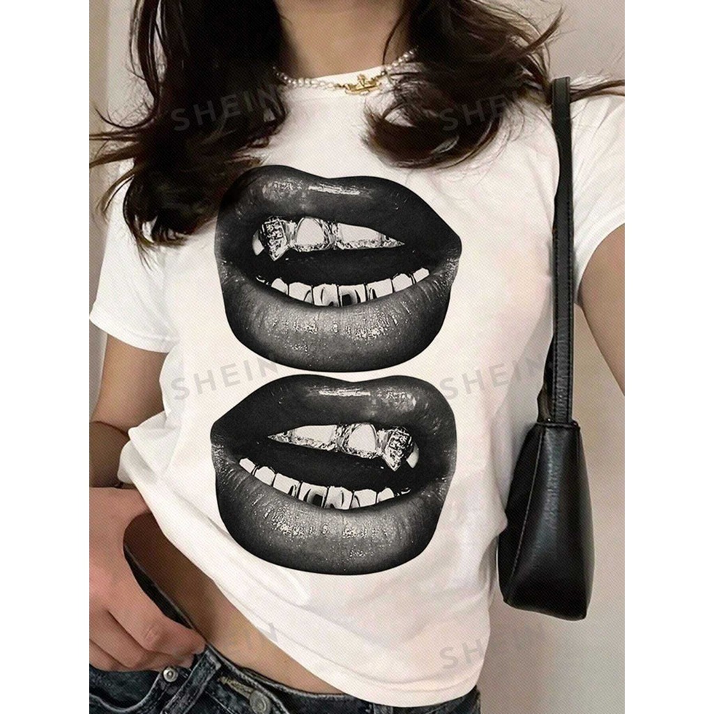 Camiseta Casual Branca Feminina de Gola Redonda Labios Pretos maligu em Oferta na Shopee