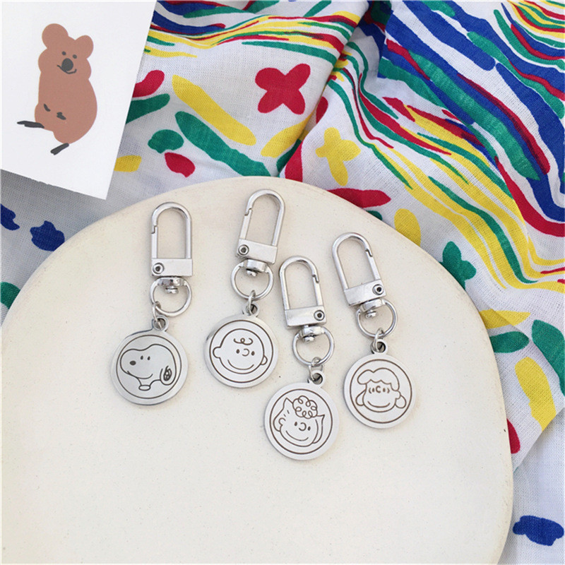 Criativo Chaveiro De Aço Titânio Snoopy Pingente De Ins Cute Gift Accessories em Oferta na Shopee